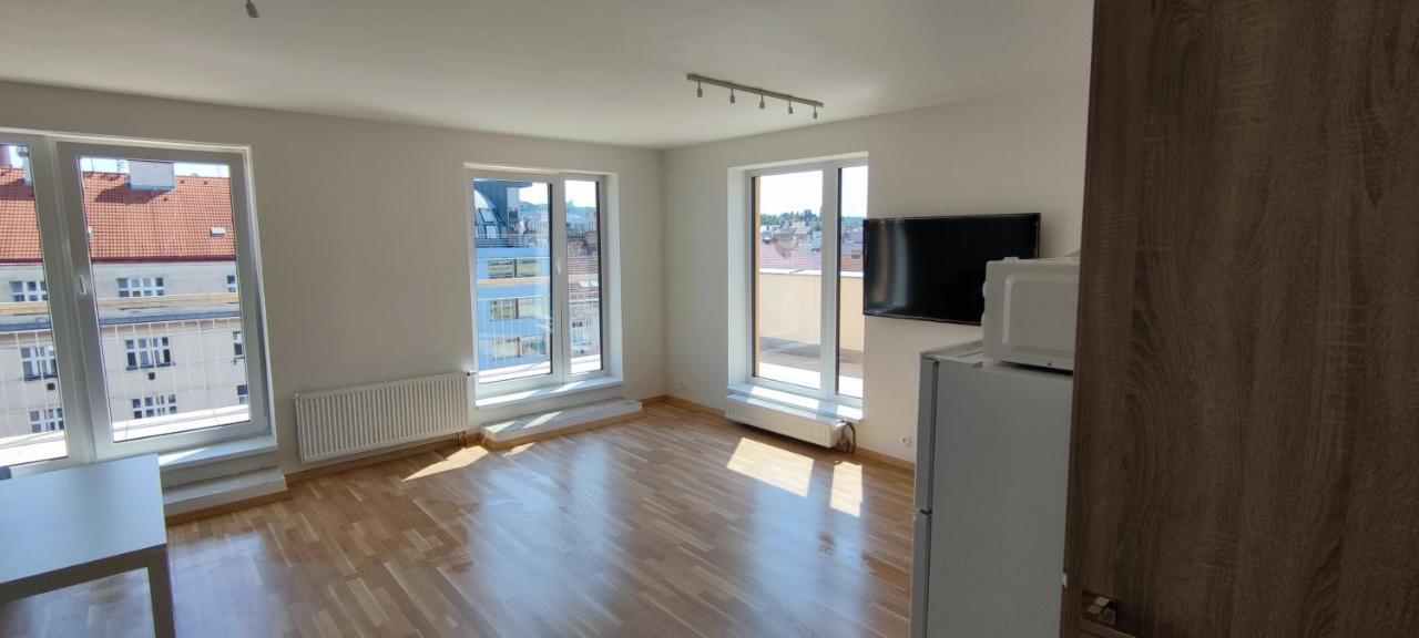 Penthouse # 81 With Panoramic City View In Elite Rezidence With Free Parking Praag Buitenkant foto