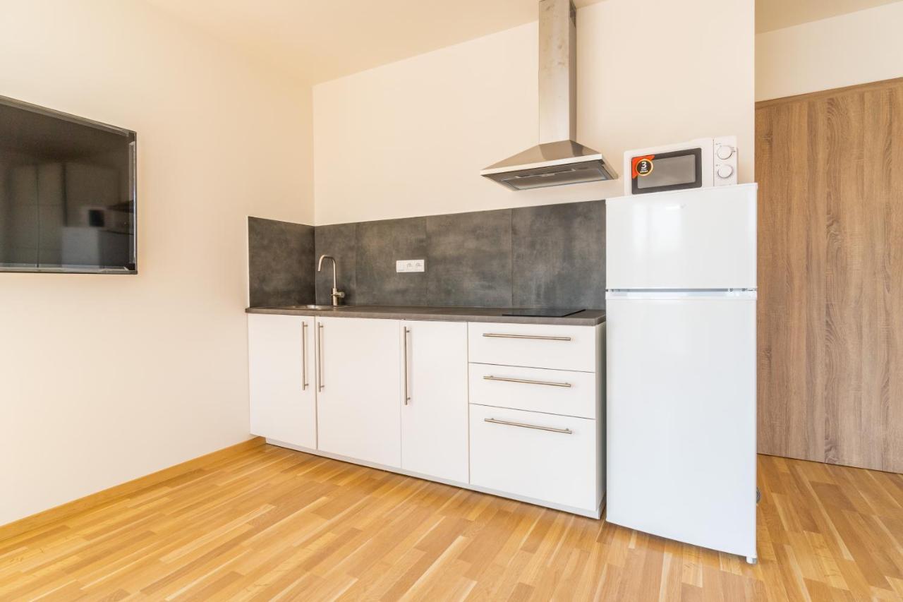 Penthouse # 81 With Panoramic City View In Elite Rezidence With Free Parking Praag Buitenkant foto