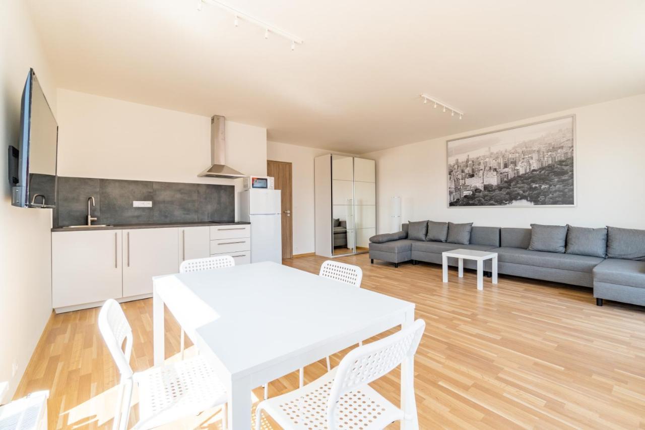 Penthouse # 81 With Panoramic City View In Elite Rezidence With Free Parking Praag Buitenkant foto