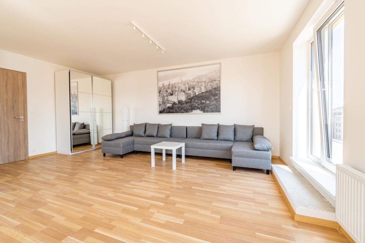 Penthouse # 81 With Panoramic City View In Elite Rezidence With Free Parking Praag Buitenkant foto