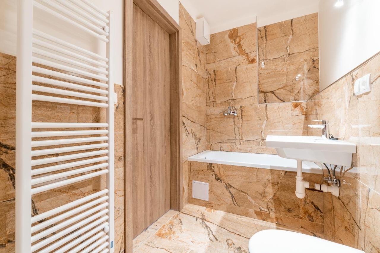 Penthouse # 81 With Panoramic City View In Elite Rezidence With Free Parking Praag Buitenkant foto